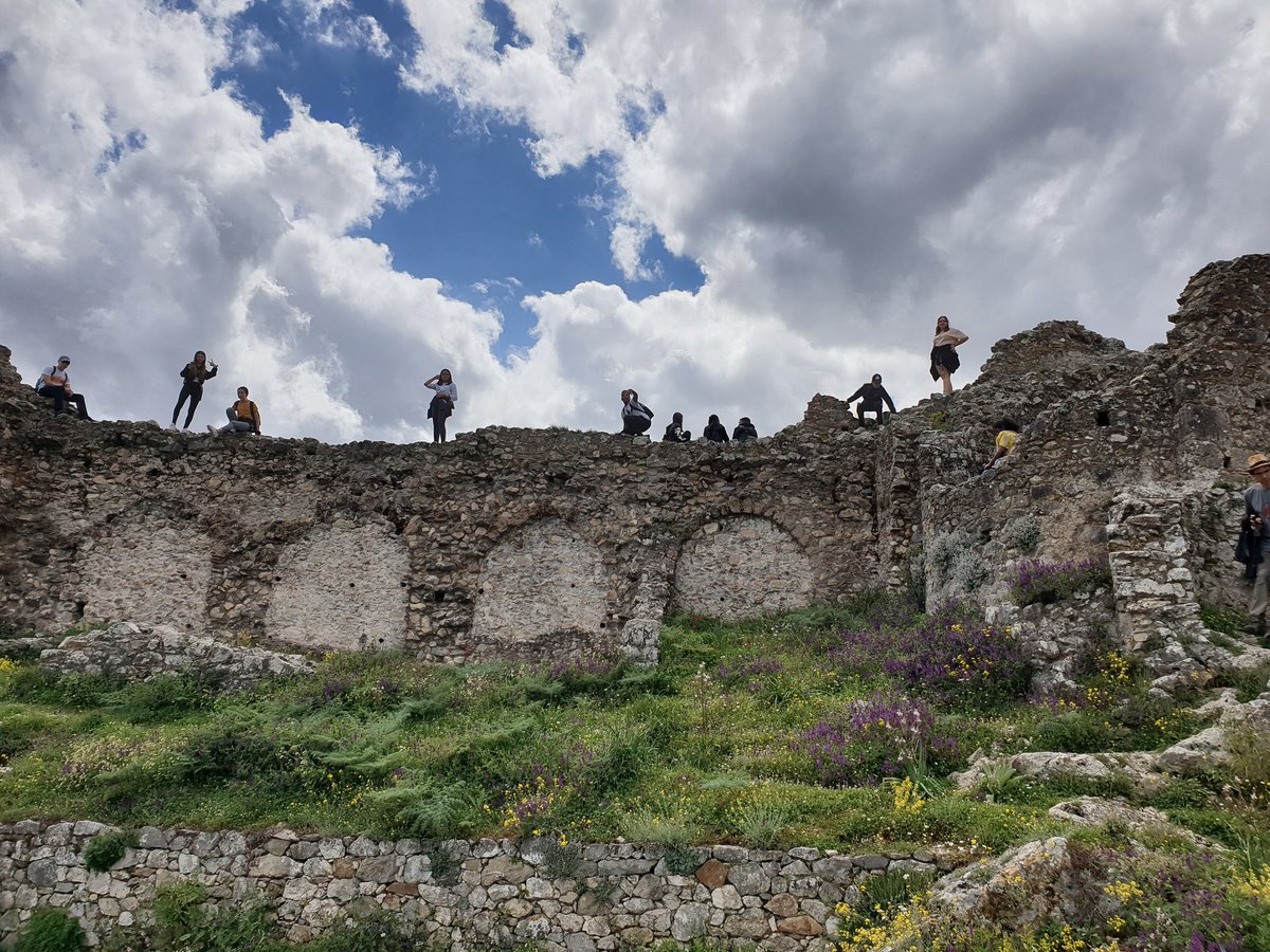 RDClassicsDept's tweet photo. Mystras photos from yesterday's hike up to the fortified town. A true highlight with a stunning view. What an adventure! https://t.co/EdulYIX2O2