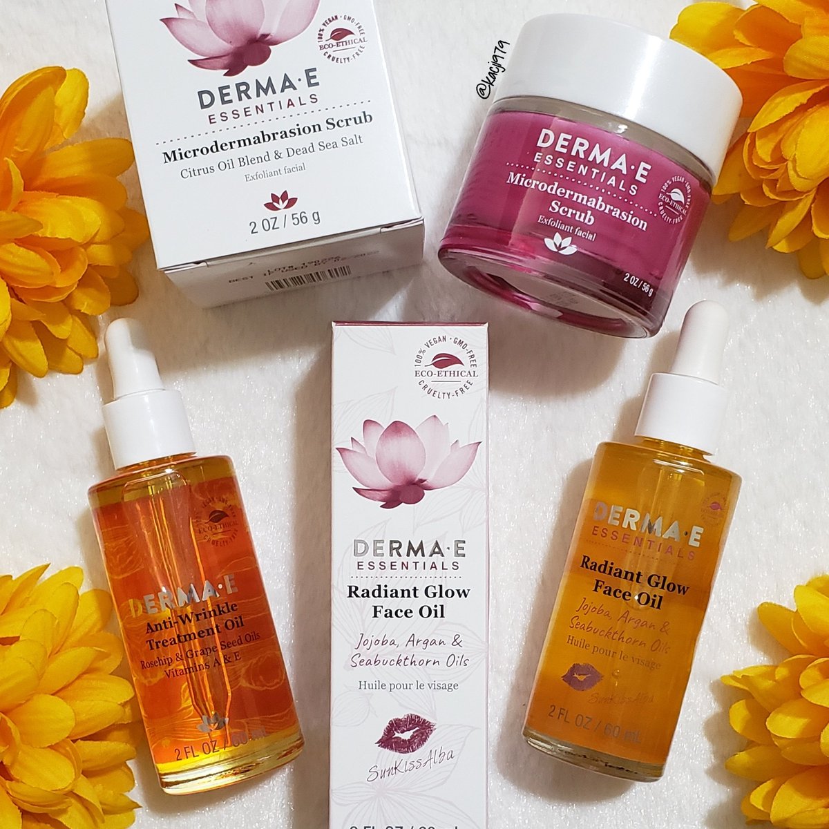 Thank you @dermae for these amazing products 😘❤. Cruelty free and vegan!!
 #beautyjunkie #beautyblog #beautylover #beautyinspo #beautystash #antiaging #glowup #skincaresunday