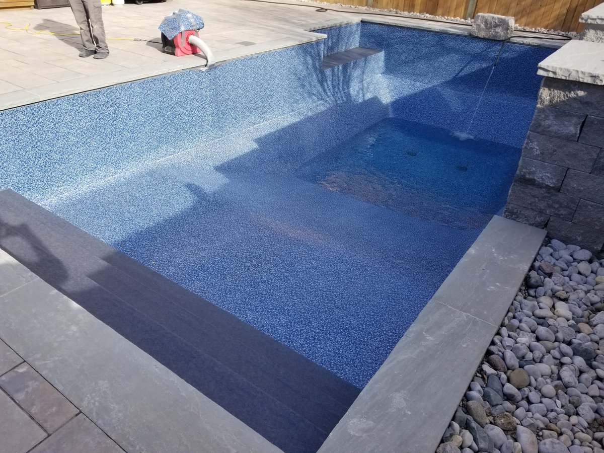 VinylMasters's tweet photo. Vinyl Masters Hybrid liner is best of both worlds. The only company that welds 28mil and 60mil on site to produce a truly unique liner install.  Pool build by @PoolDoctors1 https://t.co/73aacEZnFA