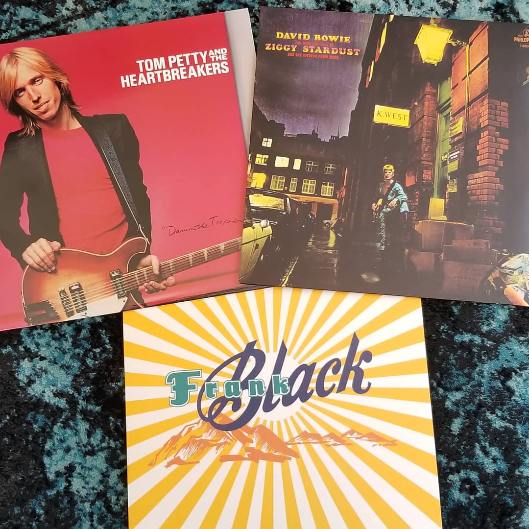 TheHunkyDoryEC's tweet photo. Currently listening on the old record player to our #recordstoreday2019 haul - new and used - from @revival_records yesterday. #eauclaire #eauclairewi #rsd2019 https://t.co/sGSyUe7q26
