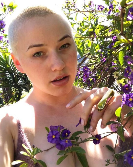 Meet Palma 🌸💦 The newest in wearable vibrators from @unboundbabes ✨ Their mission is to make sexual wellness<a href="/tag/newprofilepic"class="tags"><span>#newprofilepic</span></a>