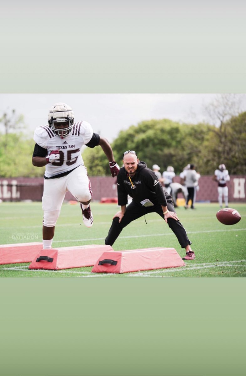 _itsnotdaniel's tweet photo. “Why you didn’t tell me you was on the team Danny”
Me: “I was too busy grindin” https://t.co/6UpZ2J8lHc