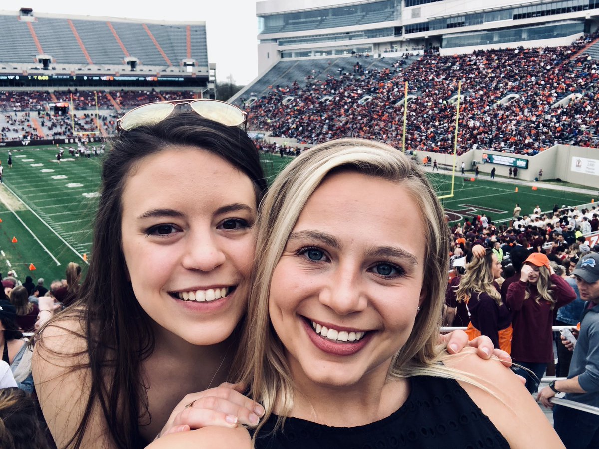 Showard265's tweet photo. 🧡 the best people, the best life 🧡 https://t.co/aIBzAGw8Dq