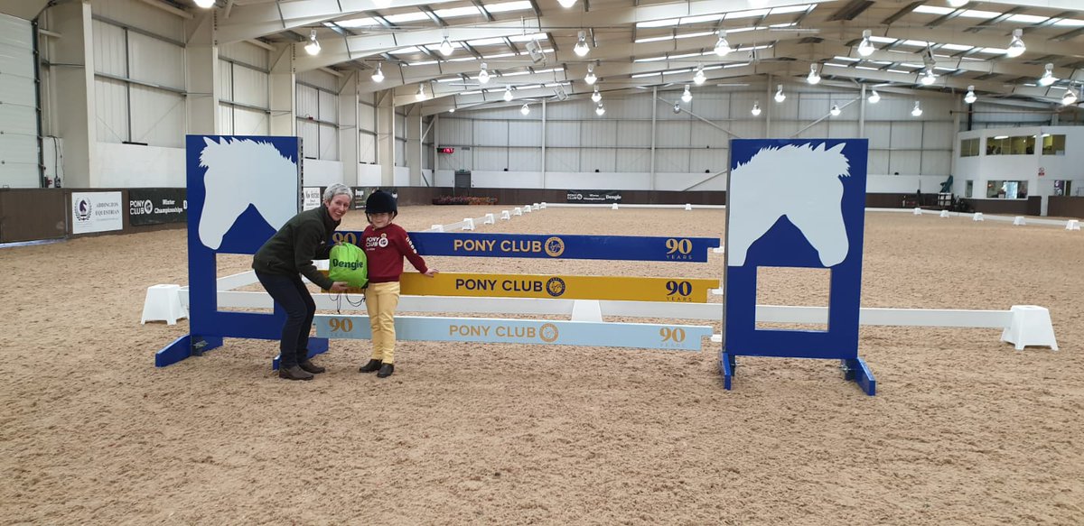 ThePonyClub's tweet photo. Budding designer alert ๐๐จ Congrats to Xanthe from the Ross-shire Branch who won our show jump design competition earlier this month. Xanthe's design was brought to life as the feature jump for the @DengieHorseFeed Show Jumping Championships at @AddingtonManorE https://t.co/0IyzIsyFWh