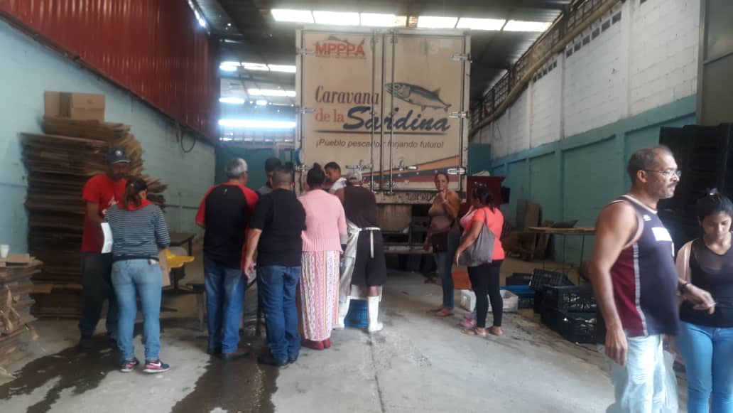 clap_clg23's tweet image. Feria de la sardina para nuestra comunidad Colina de Loma Grande #SemanaSanta #DomingoDeRamos @Oficial_C_Clap @NicolasMaduro @YepfriArguello @SierraCarlosVEN