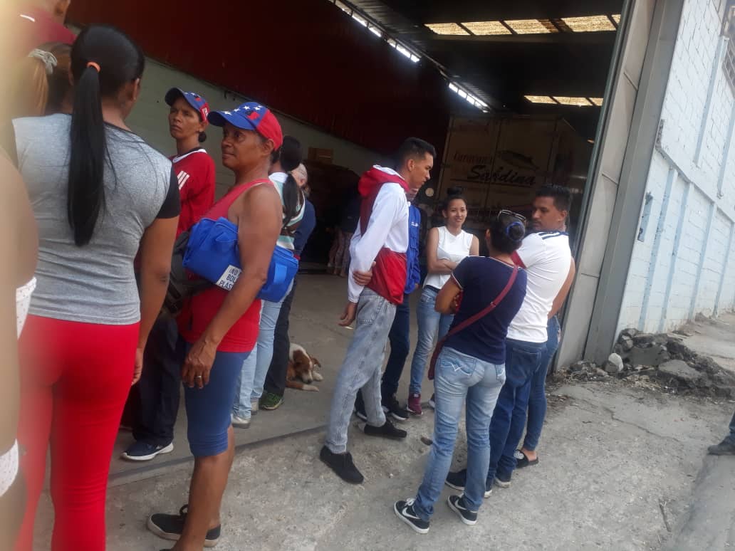 clap_clg23's tweet image. Feria de la sardina para nuestra comunidad Colina de Loma Grande #SemanaSanta #DomingoDeRamos @Oficial_C_Clap @NicolasMaduro @YepfriArguello @SierraCarlosVEN