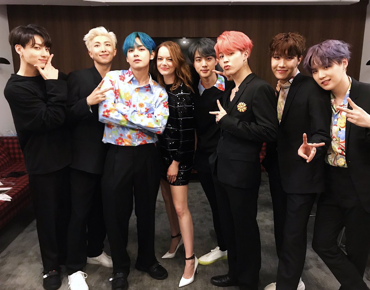 yoongleland's tweet photo. Ok but BTS on SNL??? AMAZINGGGGG. Do you ever just see them and go “wow this is the group I know and love”. https://t.co/k2NlvNjKne