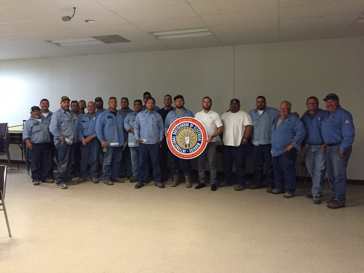 IBEW465's tweet photo. Meet the workers who Power the world famous @Coachella Music Festival! Our #UnionUtilityWorkers at the Imperial Irrigation District work to give the over 100,000 festival goers the reliable utility service they depend on. Thank U to our members in Coachella for everything you do! https://t.co/YNSBsGGDVS