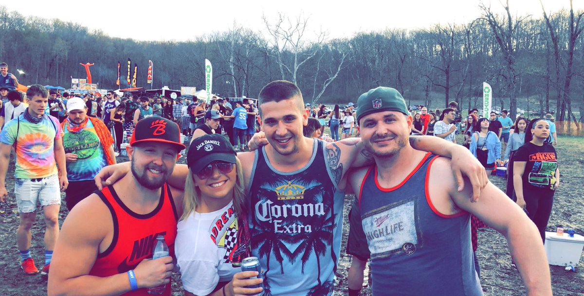 JessWallech's tweet photo. i love when they come to visit #17Fest #primesocialgroup https://t.co/kdDs2U0HPY