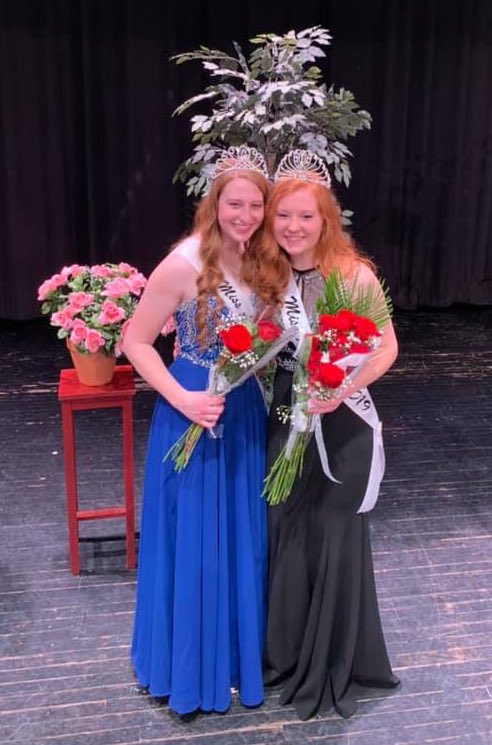 ArmadaSoftball's tweet photo. Congratulations to senior second baseman Leah Couch on being named Miss Armada! Also congratulations to senior third baseman Lexi Hill on being named first runner up! 👑 Continuing on the tradition of varsity softball players as members of the Miss Armada Court! 🥎🐅 https://t.co/N7dLRqVfH0