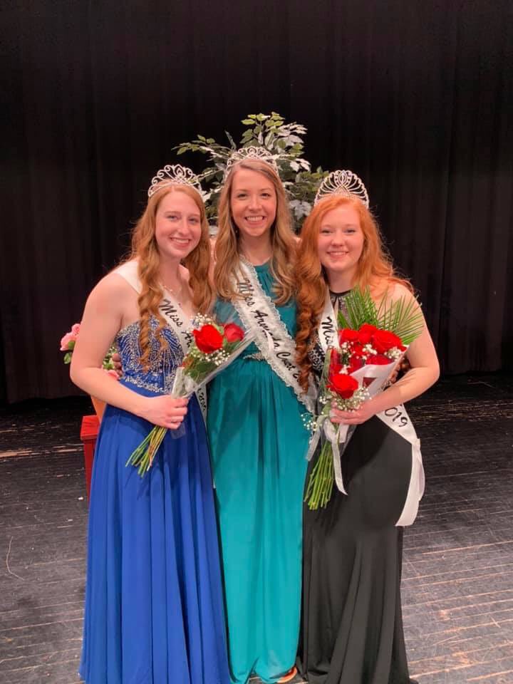 ArmadaSoftball's tweet photo. Congratulations to senior second baseman Leah Couch on being named Miss Armada! Also congratulations to senior third baseman Lexi Hill on being named first runner up! 👑 Continuing on the tradition of varsity softball players as members of the Miss Armada Court! 🥎🐅 https://t.co/N7dLRqVfH0