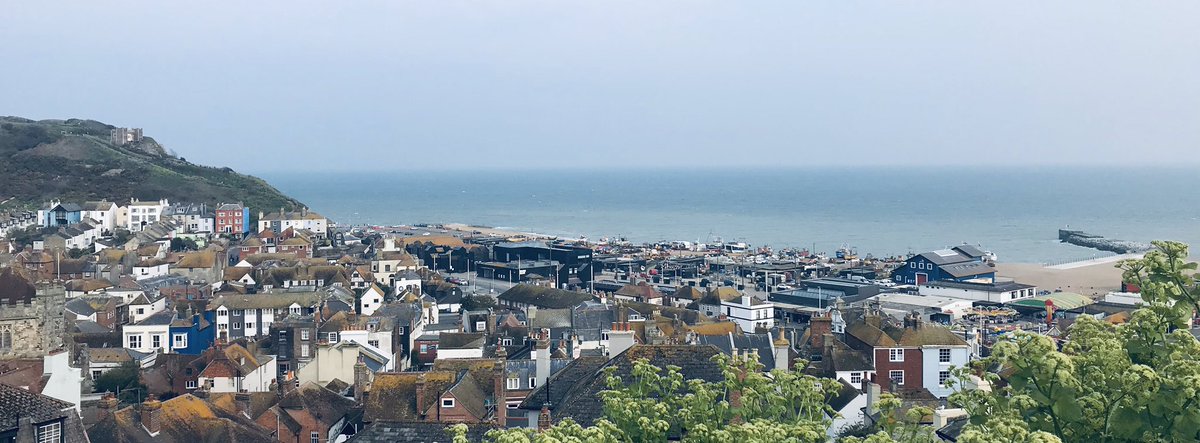 JimmyRDee's tweet photo. Not a bad view on my afternoon walk home #datviewtho #hastings #oldtown #sundaywalk #SundayFunday https://t.co/ffZrgiUDf9