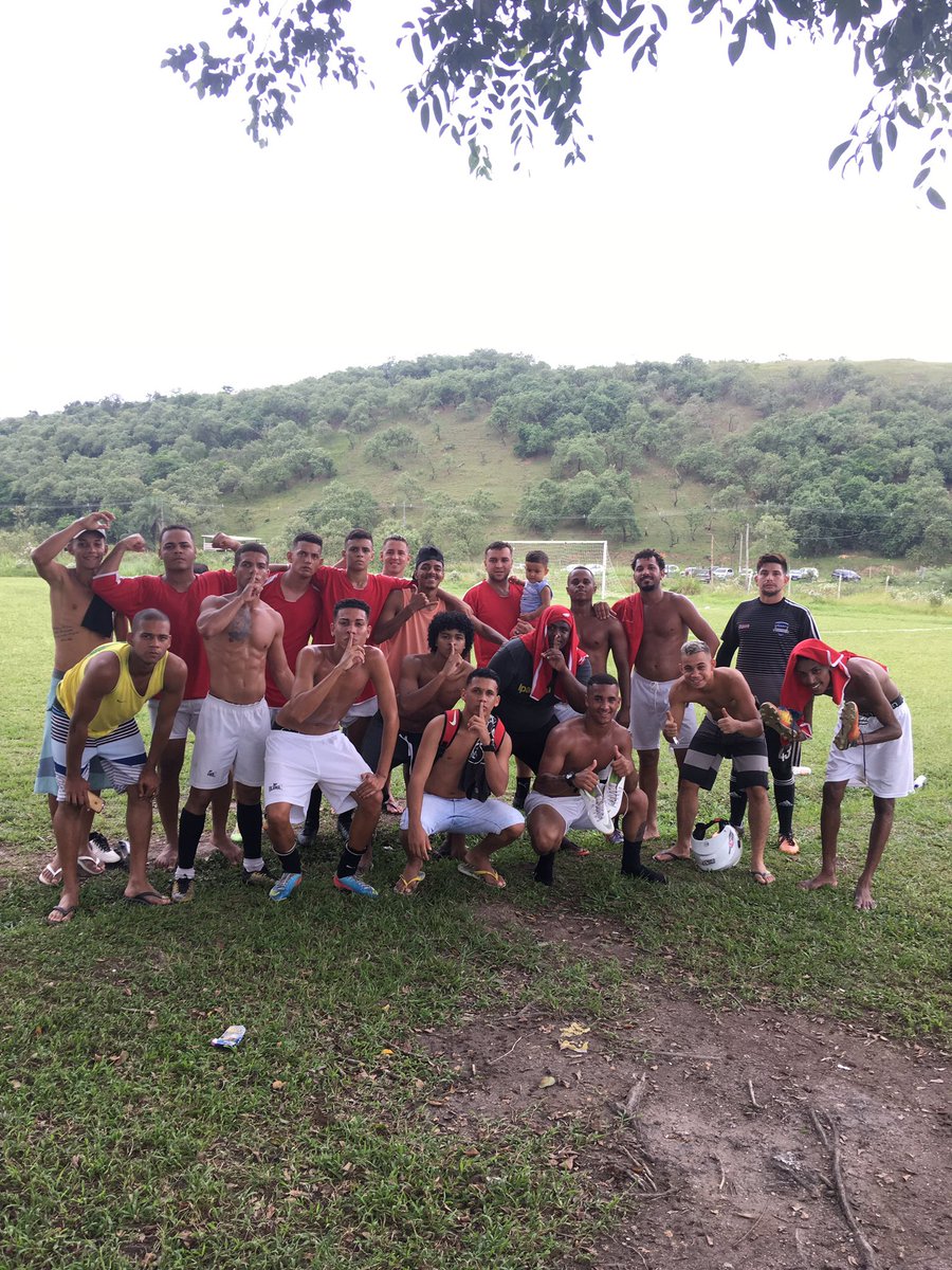 cng_fc's tweet photo. Parabéns rapaziada estamos 6 jogos invictos. CNG🔴⚫️
#somosfodas
#ousadiaealegria https://t.co/S6nhK2hWCe