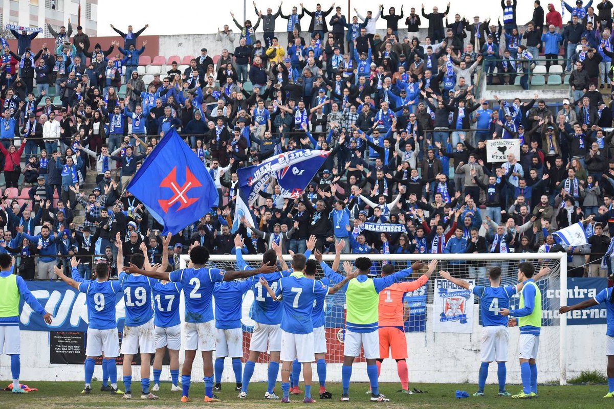 CFosBelenenses's tweet photo. O #Belenenses garantiu hoje matematicamente a subida à Divisão de Honra da AFL! Parabéns craques, obrigado pelo vosso apoio exemplar, azulões! 💙⚽️🙌 #tweetpastel https://t.co/oRDCTJUBA0