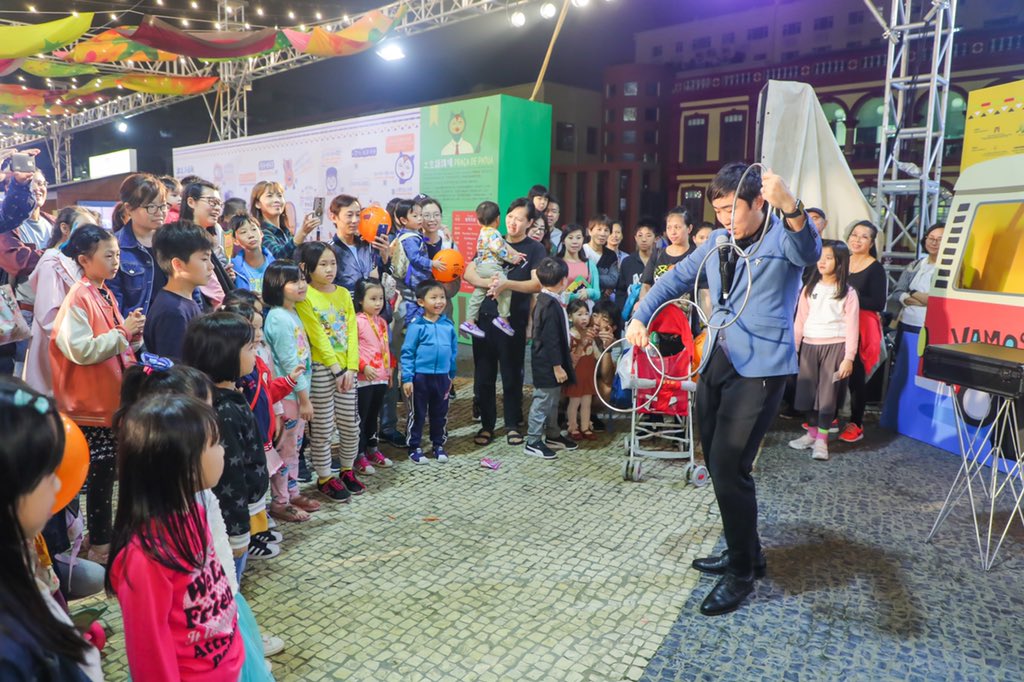 macauyoungmagic's tweet image. 澳門齊齊葡市集 魔術表演 感謝澳門貿促局的邀請。 #澳門青年文創魔術會 #澳門齊齊葡 葡國特色市集 活動魔術表演
#Facebook : 澳門青年文創魔術協會
#澳門文創魔術 #澳門青年文創 #澳門魔術班 #澳門魔術協會 #澳門魔術表演