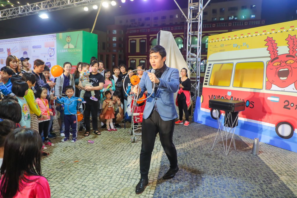 macauyoungmagic's tweet image. 澳門齊齊葡市集 魔術表演 感謝澳門貿促局的邀請。 #澳門青年文創魔術會 #澳門齊齊葡 葡國特色市集 活動魔術表演
#Facebook : 澳門青年文創魔術協會
#澳門文創魔術 #澳門青年文創 #澳門魔術班 #澳門魔術協會 #澳門魔術表演