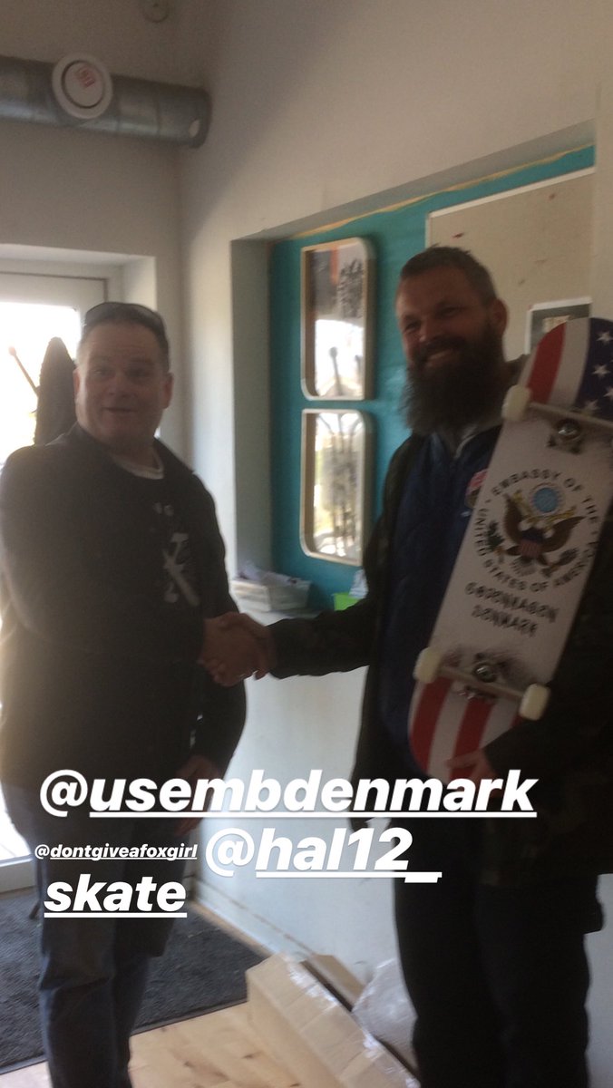 ChristianWinthe's tweet photo. Stolt formand, fint besøg fra @usembdenmark og modtog 1 af 10 ambassadeSkateboards @alletidersroski @roskildekommune #hal12 #girlskatedonthate @Lizziearmanto https://t.co/PKRKsBMAKf