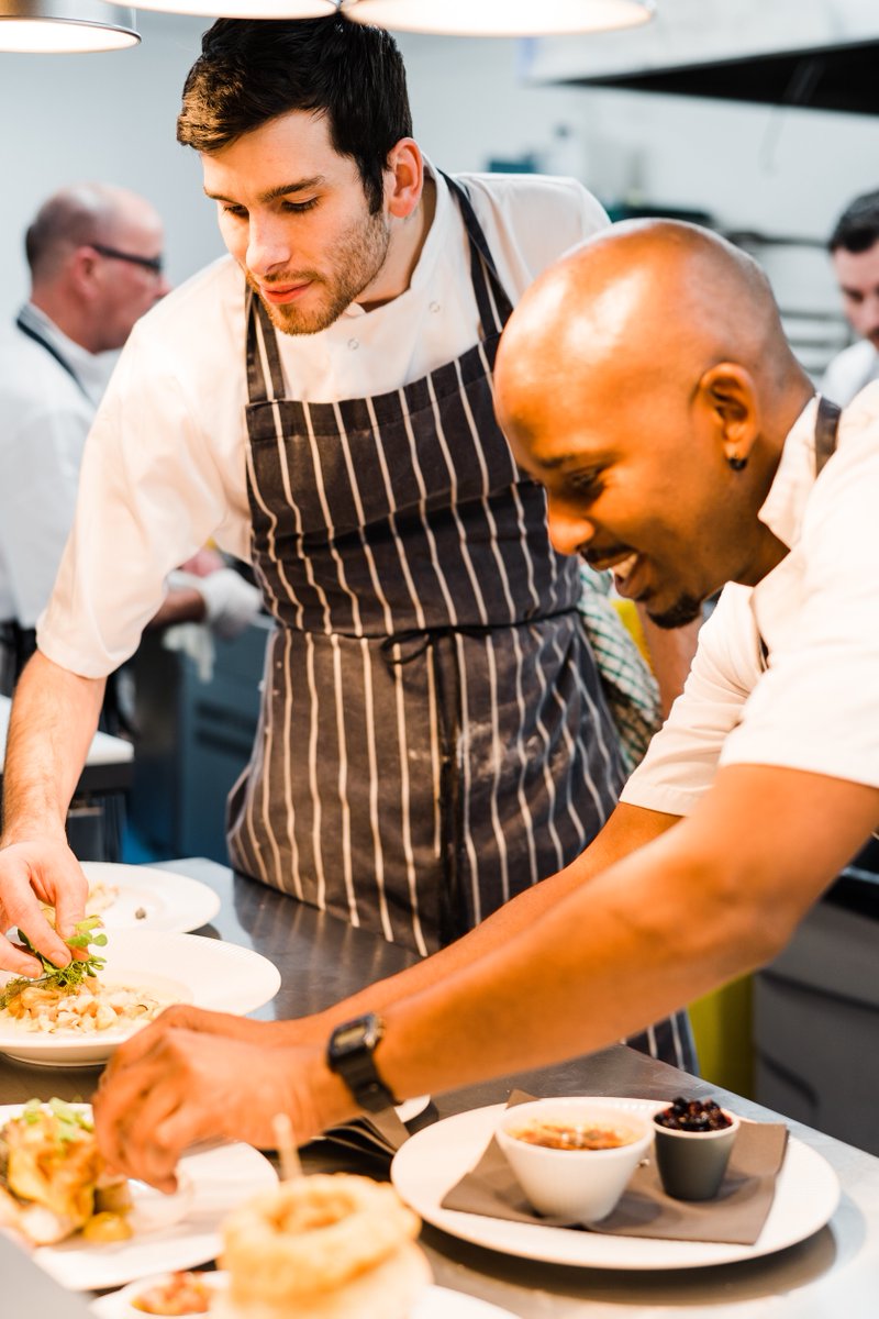 Let us do the cooking this Easter  🥕🐣 We are booking up fast so make sure to call us on 02871 275210 or click the link below!