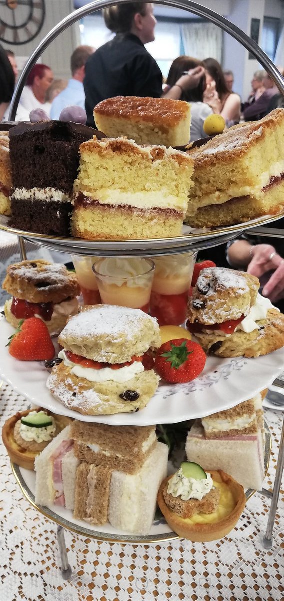 P3mandanuneaton's tweet photo. Belated 80th birthday afternoon tea with Mum and my sister.
#feelfat
#teainchinacup
#family https://t.co/QCRcQHDxYR
