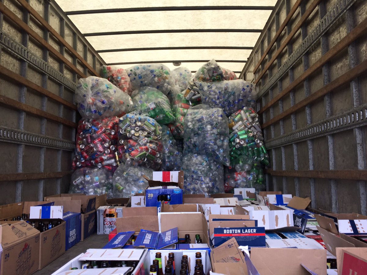MeSeniors's tweet photo. What an amazing turn out for APP Bottle Drive today! Thank you to everyone who helped out! @MECSDSpartans https://t.co/b3BezGDrPe