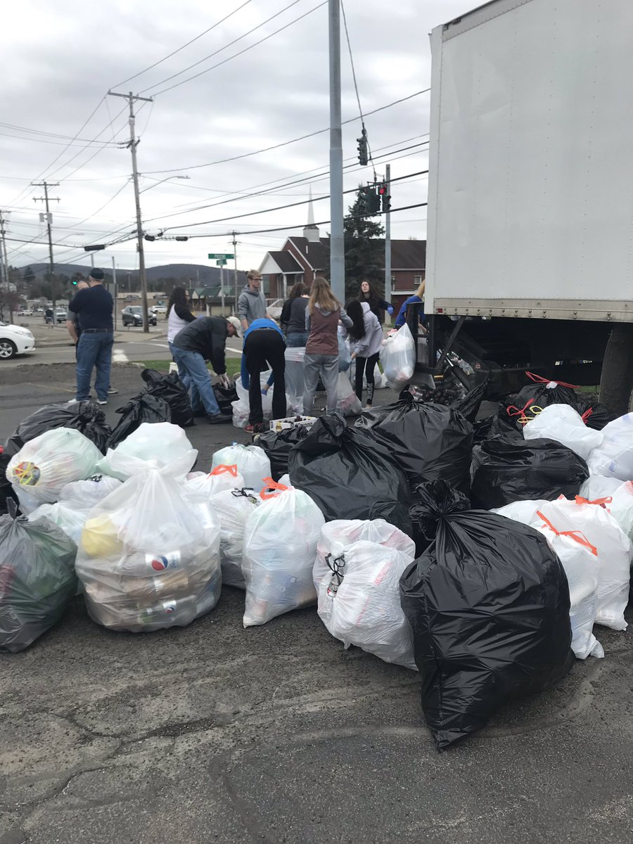 MeSeniors's tweet photo. What an amazing turn out for APP Bottle Drive today! Thank you to everyone who helped out! @MECSDSpartans https://t.co/b3BezGDrPe