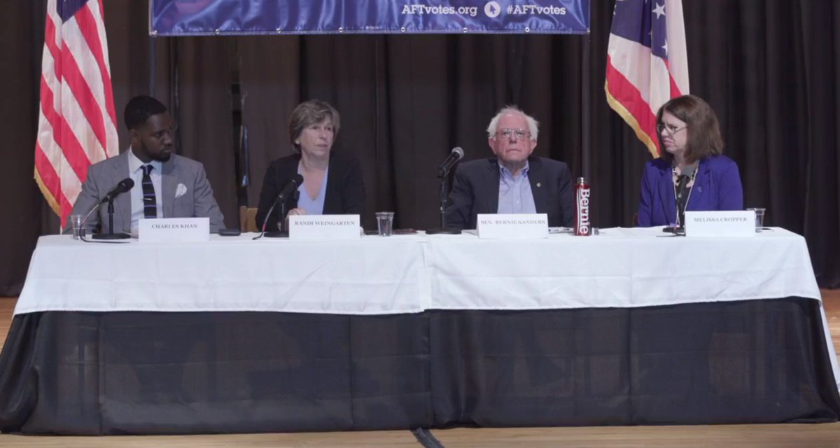 People4Bernie's tweet photo. .@BernieSanders is LIVE in Lordstown, Ohio
Watch on @OurRevolution fb page: https://t.co/TWlSchUyzi
or @AFTunion's: https://t.co/oor52262VS
#BernieInLordstown https://t.co/27E11DHyq8