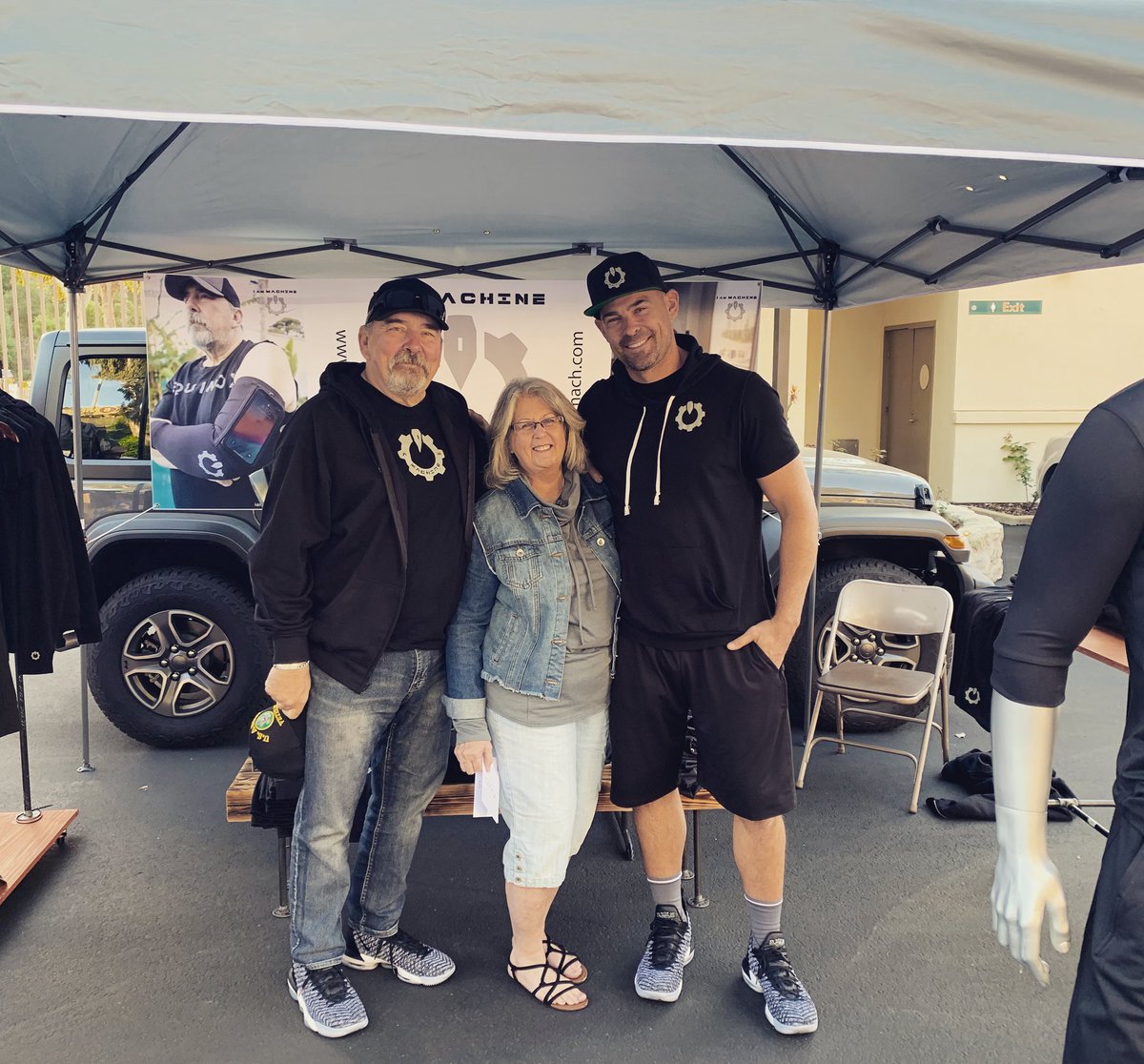 ImToddChristian's tweet photo. Come join us at the Rose Bowl !

#iammachine #fitness #gym #sportswear #equinox #phonesleeve #sleeve #iphone #android #notonthefloor #notinyourhand #whereisyourphone #everygirlshouldhaveone #buyitnow 

https://t.co/UVDylOspON https://t.co/nNyf6HRKHh
