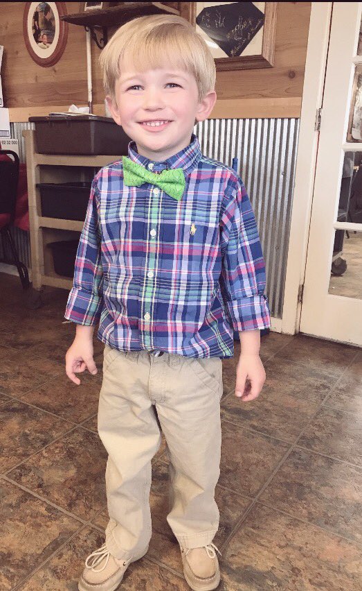 Crimson: I need to look good with a bow tie today

momma: what for?

Crimson: so you can take my picture for my gf Taylor Swift😂