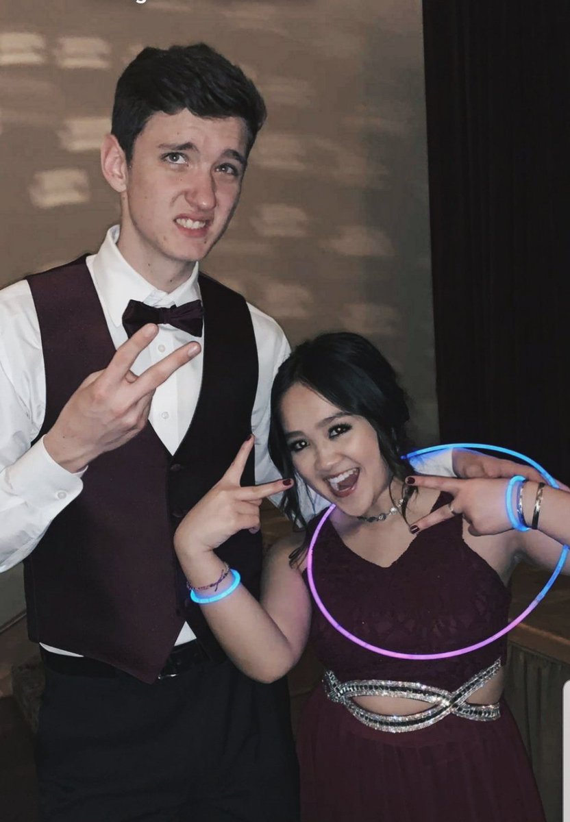 christinamwolf's tweet image. we ☆ killed ☆ it on the dance floor  #finalroseformal #deltatheta