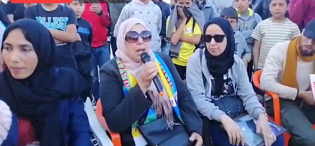 SaluaElomari's tweet photo. #Hirak:hoy la manifestación de Tamasint #ElRif demuestra que la valentía de las mujeres rifeñas es infinita.Han salido para recordar al Majzen marroquí que el motivo por lo que sus hijos han sido condenados a 20 años de cárcel es por el simple hecho de exigir sus derechos https://t.co/PbS8dn5JTe