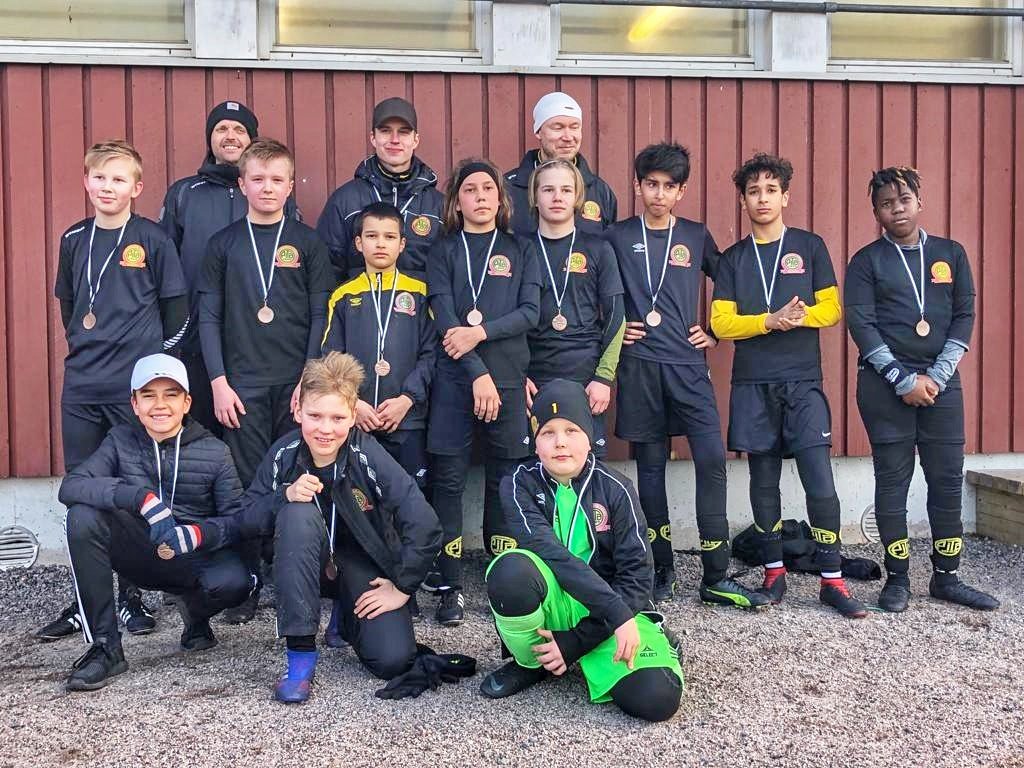 Pronssia talvisarjan kilpatasolla PiTan nollakutosille. Ei ihan riittänyt lopussa vauhti, mutta isossa mittakaavassa hyvä suoritus ja tästä on hyvä lähteä kakkosen (entisen ykkösen) karsintaan.