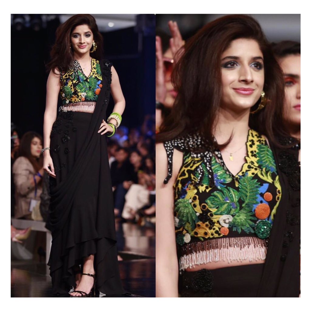mawra_hocane_fp's tweet photo. 😍❤️🔥🔥🔥 #MawraHocane #PFDC19 @MawraHocane https://t.co/PAm4h7X3JA