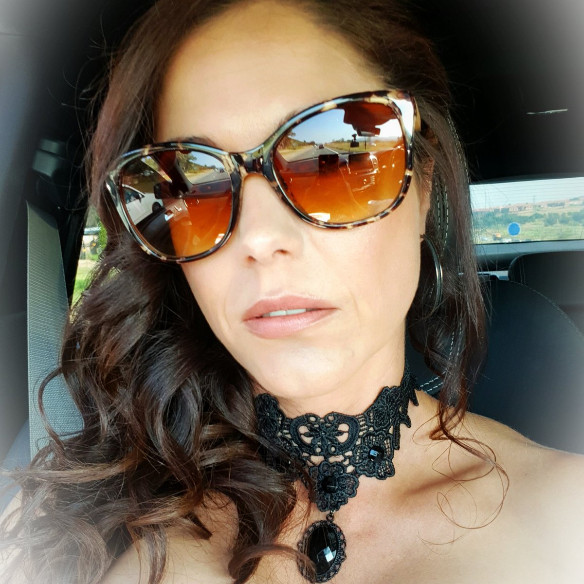 BelindaBothma4's tweet photo. 🥂My pair of Brentoni Sunglasses @brentoni_eyewear to finish of my dress🥂😍 #brentoni #Sunnyselfie
#brentonieyewear #getthatlook
#mrssouthafrica #TammyTaylorMrsSA19 https://t.co/VWWXR1MZkL