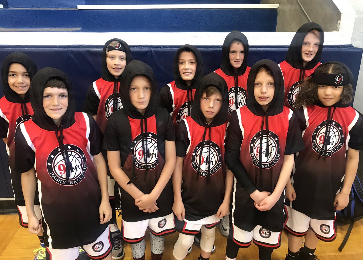 j94ft's tweet image. 3rd grade got their first taste of travel basketball. With only a few practices under their belt this team might sneak up on some folks, once they start goin full steam! Future is bright. #gol1ve #NeverWalkOnTheHardWood