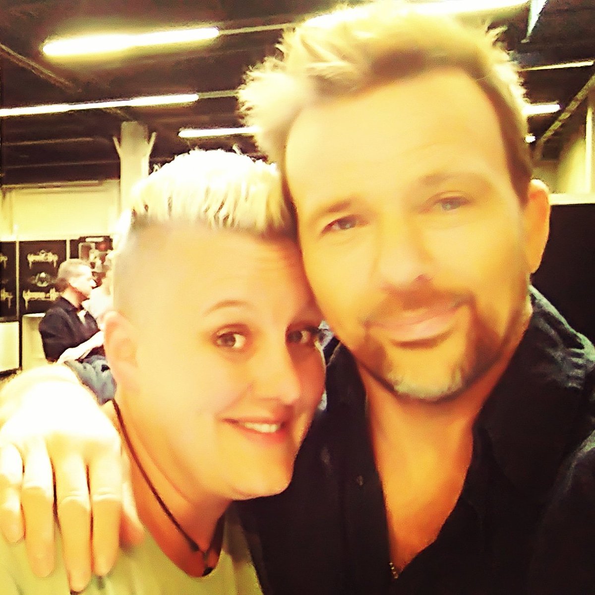 Loved meeting <a href="/seanflanery/">Sean Patrick Flanery</a> again at #weekendofhell ! Thank you for all you do &amp; are!! 💜💜💜