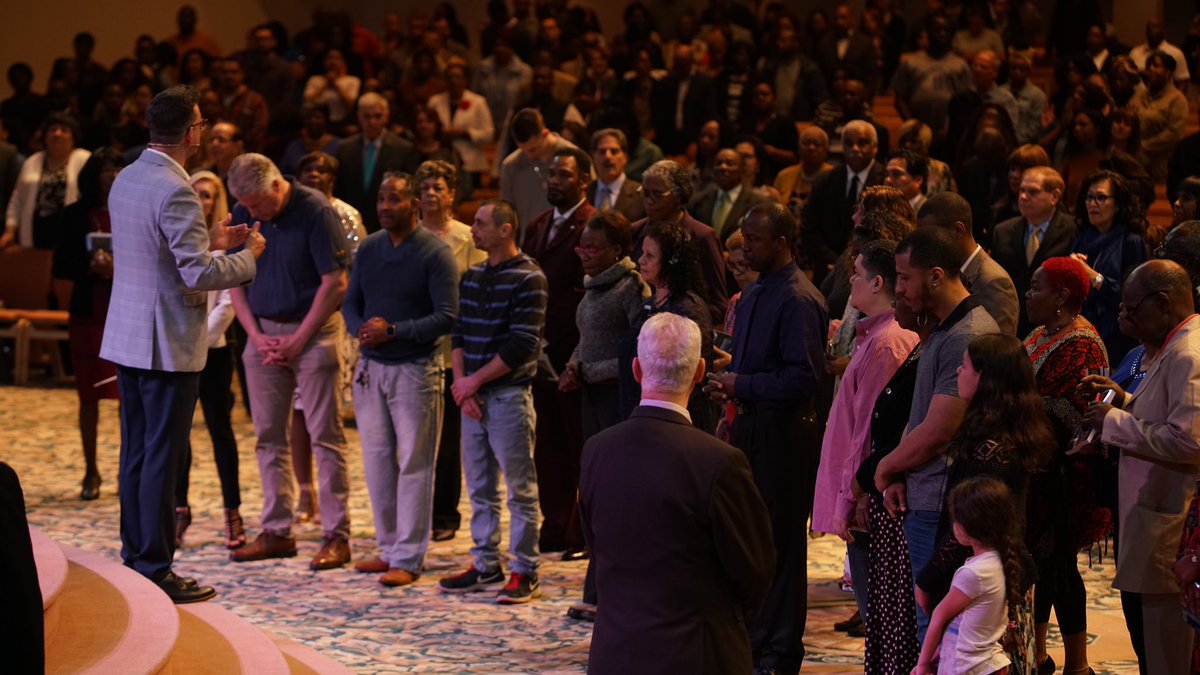 EpicChurchIntl's tweet photo. “Resurrection is believing that nothing is impossible with God.” Pastor John J. Wagner
#TransformedLivesPeriod #GetReadyForBreakthrough #PalmSundayService #EpicChurchInternational https://t.co/NQHi9hKY6S