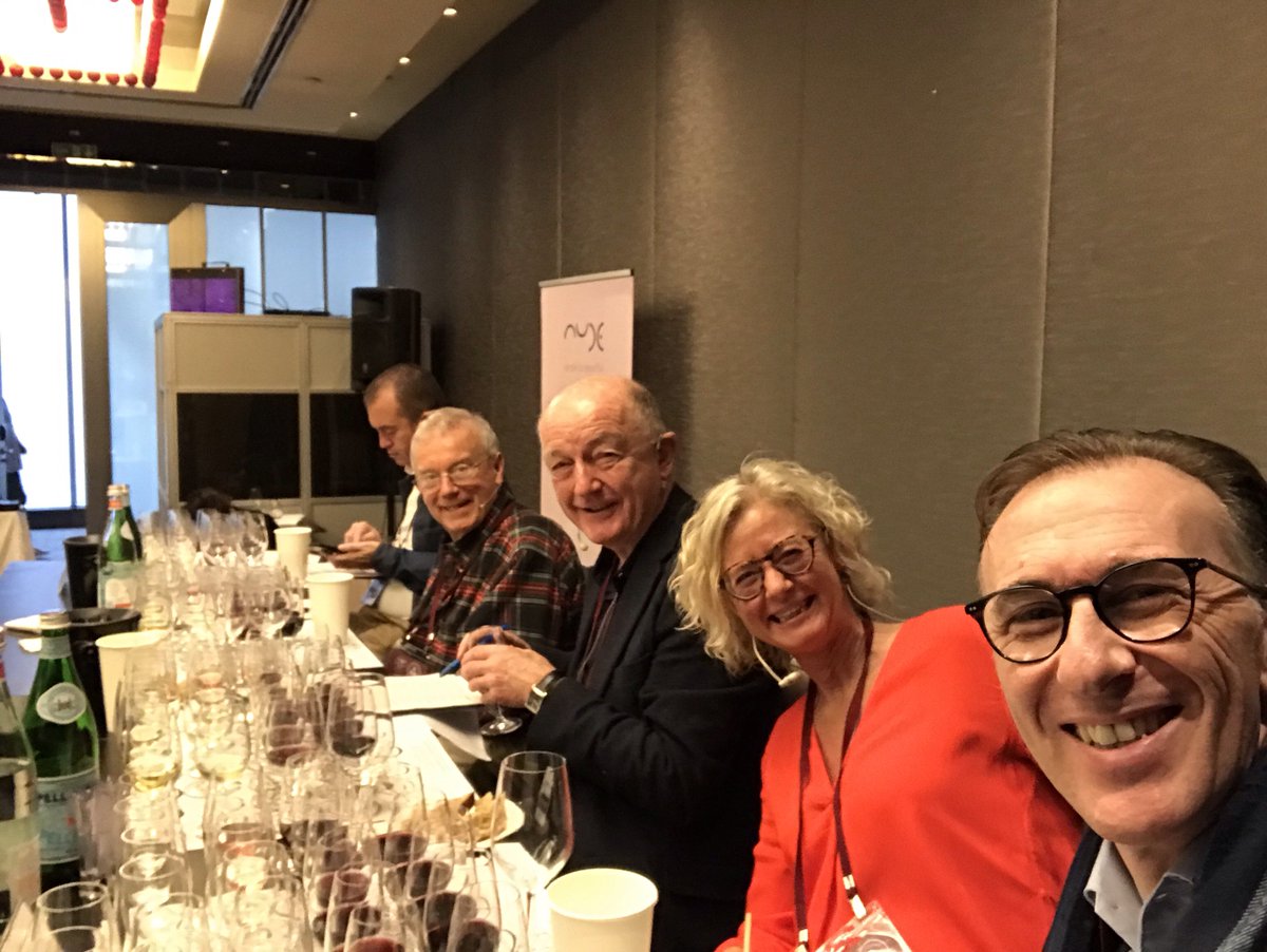 BassoSommelier's tweet photo. Great discovery of Turkish indigenous ancient grape varieties in Istanbul. #ozclarke #madeleinestenwreth #jamiegoode #BestSommelieroftheWorld #meilleursommelierdumonde #migliorsommelierdelmondo https://t.co/kQIr19T4ur
