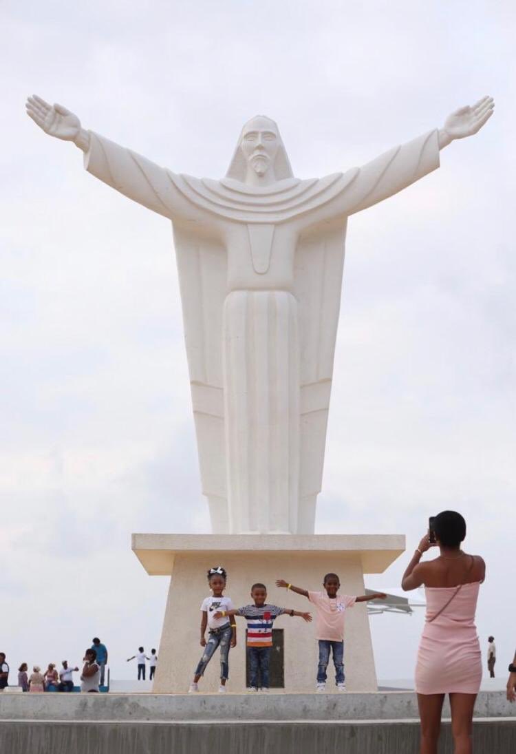 En el inicio de la semana mayor, esta imagen para mi es muy especial, además q me trae muchísimos recuerdos de mi querido Colón y me alegra q las nuevas generaciones tengan la oportunidad de disfrutar de Calle 1era tanto como lo hice yo.
Gracias @jcvarelapty x el Paseo Marino.