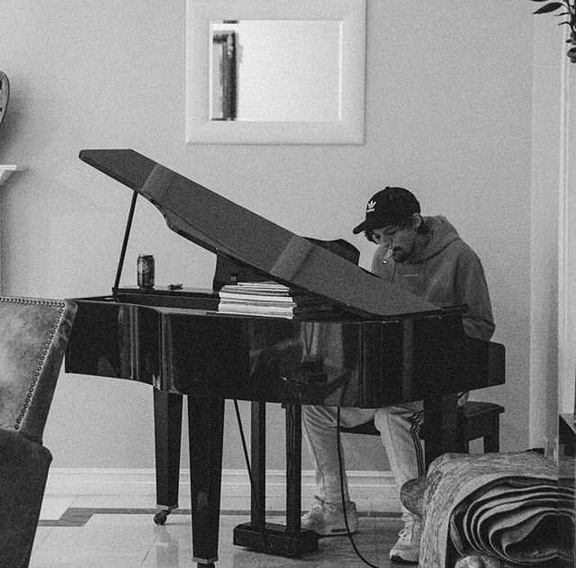 🎶