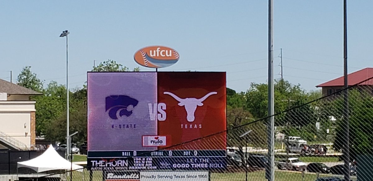 NativeWaves_HPR's tweet photo. Taking in a ballgame in Texas Longhorn country w/ my wife. Kansas State vs. Texas Longhorns. #TexasFight #HookEm #AlrightAlrightAlright #NativeWaves_HPR https://t.co/nvecHc0Cxb