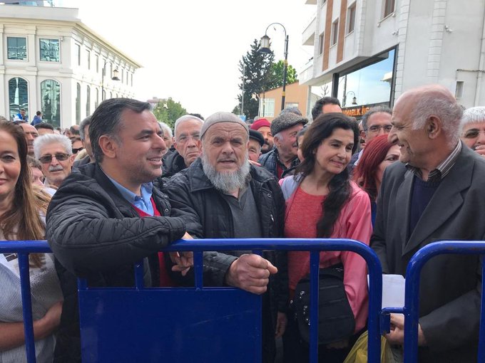 Resmi Twitter'da görüntüle