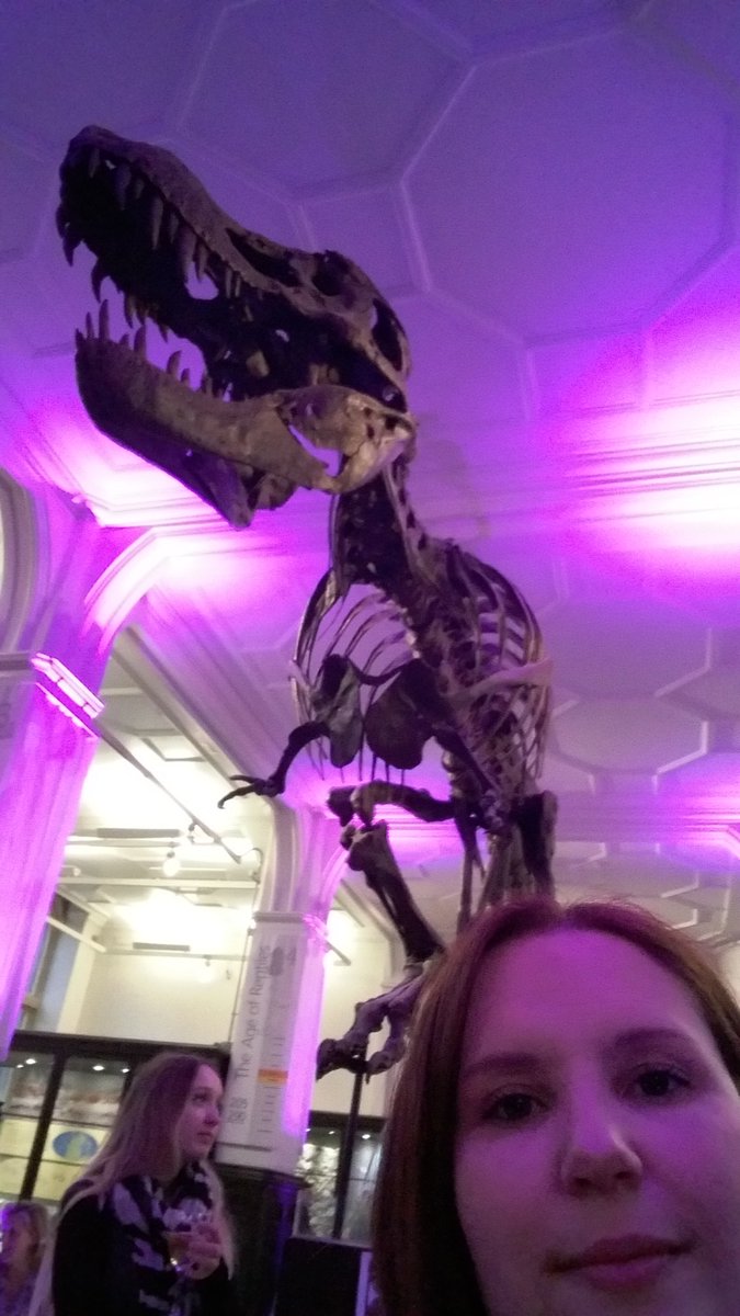 EllieAppo's tweet photo. Hanging out with Stan the T-Rex @McrMuseum for @The_AUA conference Sunday social! #dinoselfie https://t.co/5Rsh5PTVCC
