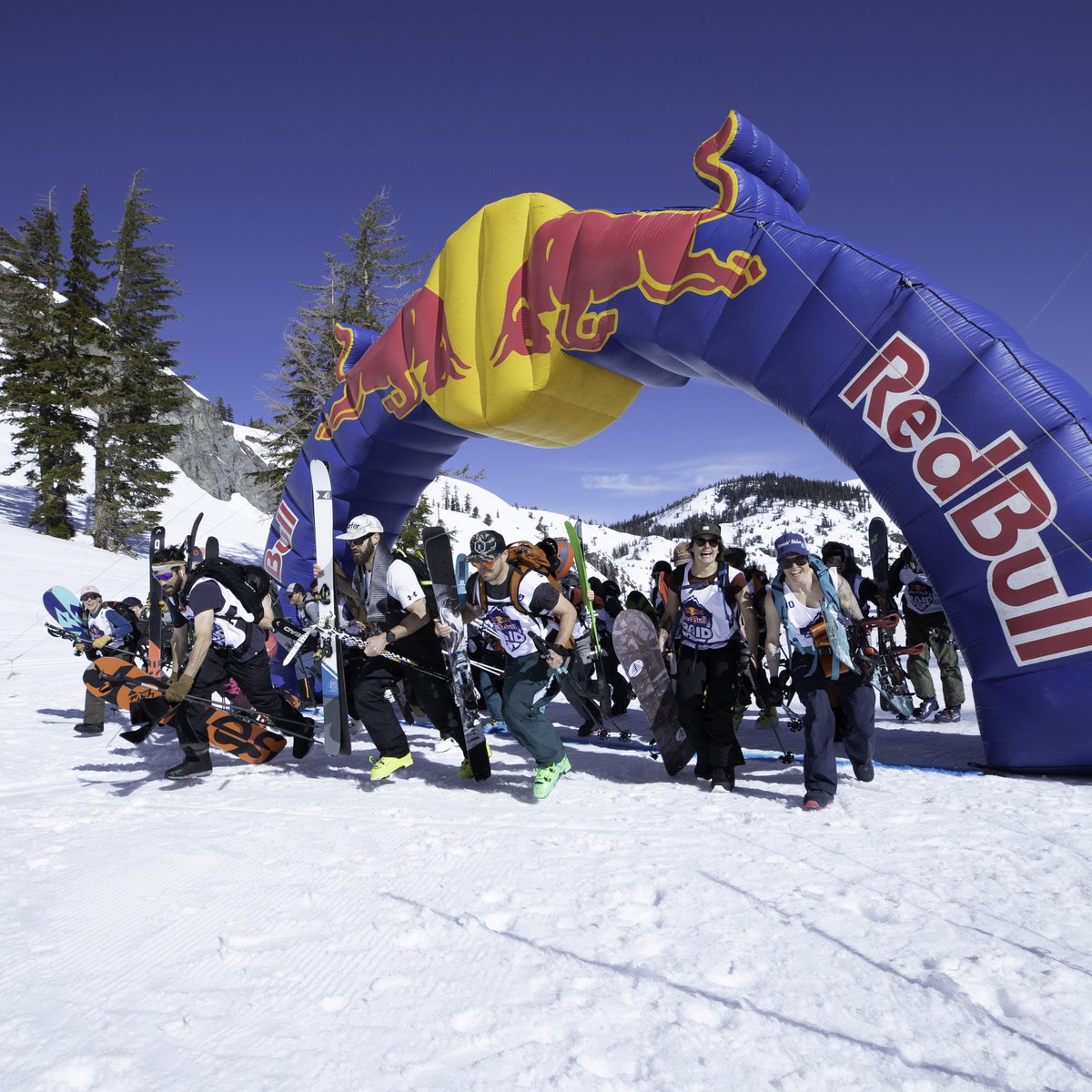 palisadestahoe's tweet photo. Thanks to all the skiers &amp; riders who took part in the first ever @redbull Raid in Silverado yesterday! Athletes were scored on the speed of their ascent and the style, line &amp; control of their descent--and they put on quite a show. Until next year! #mysquawalpine #squawvalley https://t.co/nRlzNkBqrY