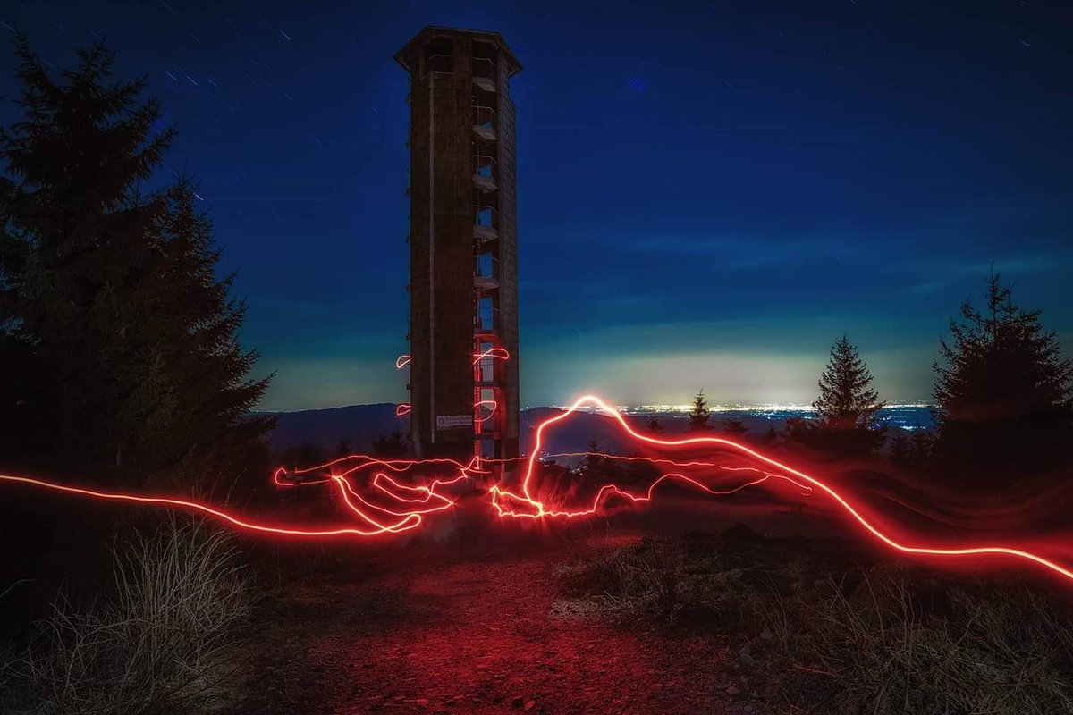 SimonSchuster7's tweet photo. Paint Light

#BLACKFOREST #Schwarzwald #Wood #Light #Paint #Germany https://t.co/EiSZoDdPNh