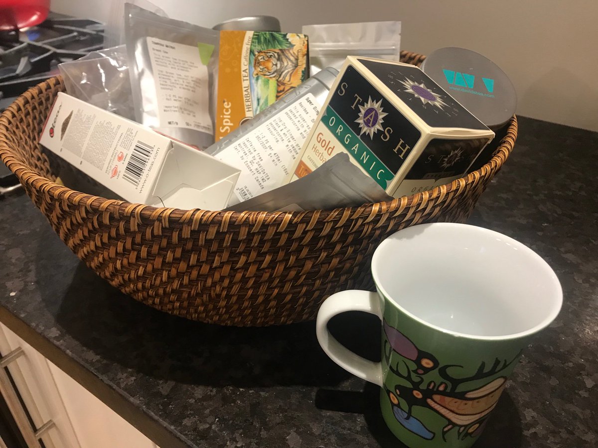 queenofpeat's tweet photo. Only thing I want to think about today is what type of tea to choose. #LazySunday #ScienceHangover https://t.co/f9h8zPF48H