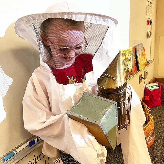 beepublic's tweet photo. Future beekeeper right here! We had so much fun talking about bees with second-graders from Thorpe Creek Elementary! 🐝✨ https://t.co/QKP3WGEZaO