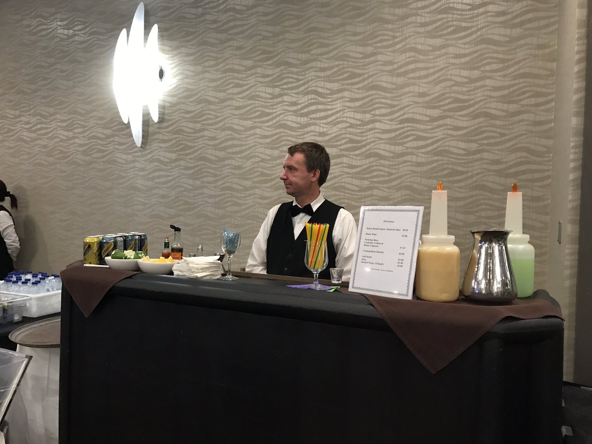 Fabat50YYC's tweet photo. Hungry? 🥪 Thirsty? 🍸 We’ve got you covered! #fab50yyc #martiniparty #yycevents #yyc #fabulous #radiance #women https://t.co/BYmxS7nNZW
