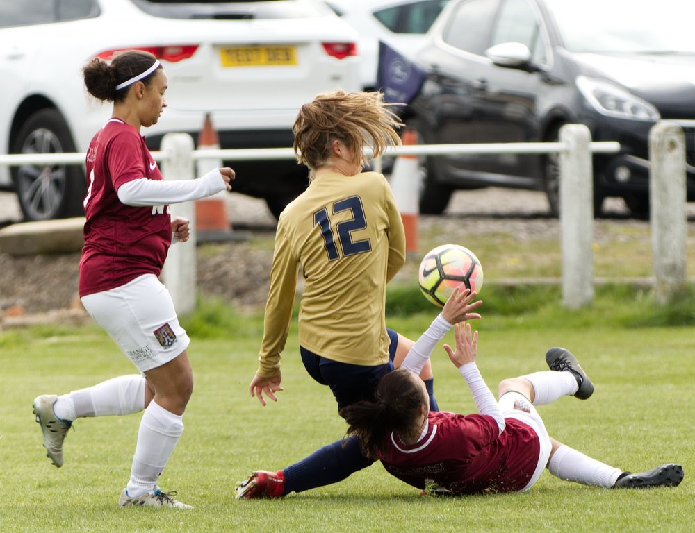 PaulUk13's tweet photo. @NT_LFC @NTFC @GrangeMortgage Photos from todays win against @OadbyWigstonLFC are now on the official Facebook page: https://t.co/Y9C6TN3eIs #ntlfc #ntfc https://t.co/ALbDFHeCoi