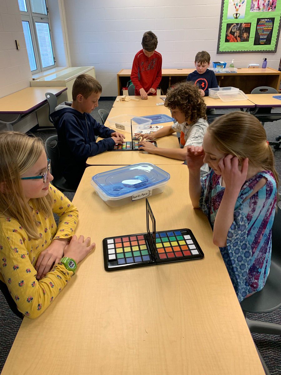AdaFHPS's tweet photo. Our 4th graders had fun in our new STEM lab this week! Thank you @MsBennett4th for your hard work getting this new lab set up. Thank @FHPSFoundation for your generous grant that made our new lab a possibility! https://t.co/IwWk1uomjy