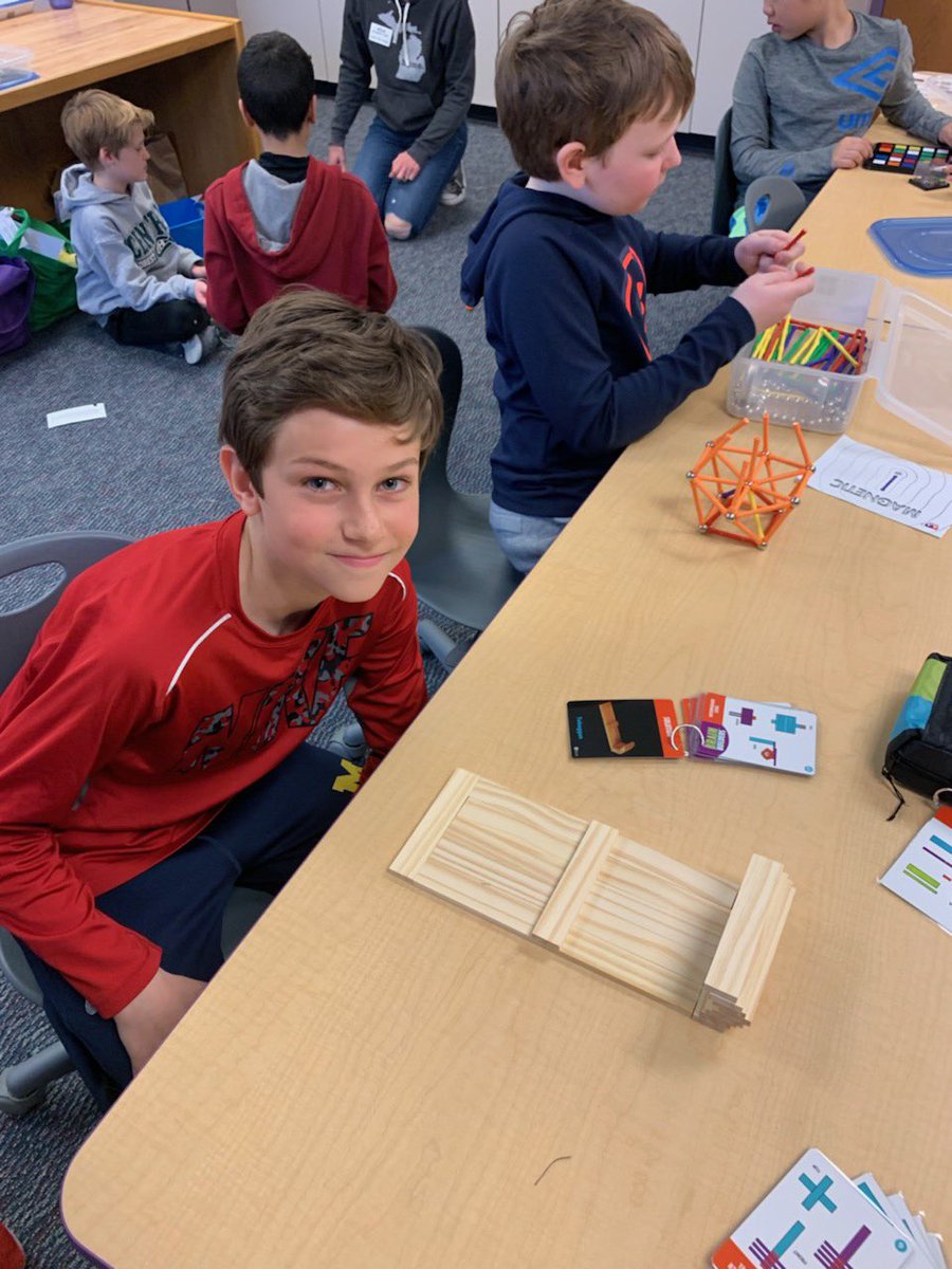 AdaFHPS's tweet photo. Our 4th graders had fun in our new STEM lab this week! Thank you @MsBennett4th for your hard work getting this new lab set up. Thank @FHPSFoundation for your generous grant that made our new lab a possibility! https://t.co/IwWk1uomjy